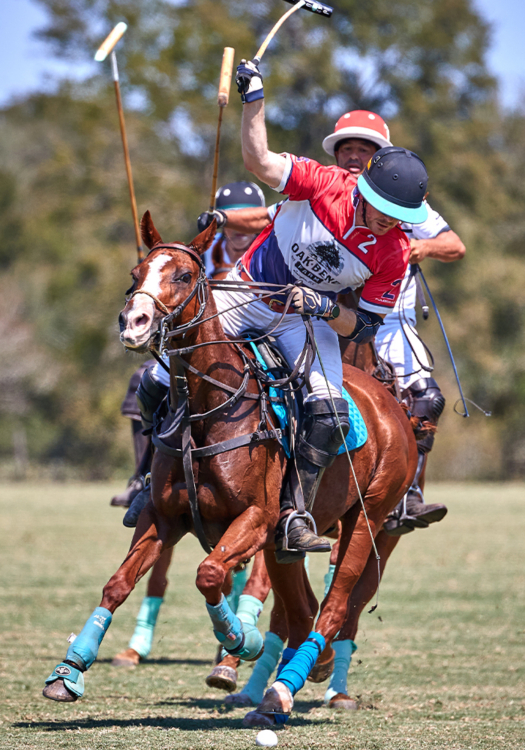 Oak Bend Farm's Joss Leufrançois manoeuvres through defensive pressure.